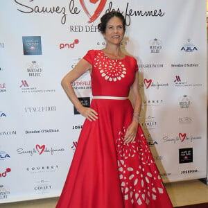 Charlotte Valandrey (robe Christophe Guillarmé) - Red défilé pour l'association "Sauvez le coeur des femmes" by Ajila à l'hôtel Marriott à Paris le 16 novembre 2018. " Sauvez le Coeur des Femmes " déroule son tapis rouge à l'occasion du " Red Défilé ". Cet événement incontournable est l'occasion d'inviter des entreprises, des femmes d'influence et les media à se parer de rouge et défiler pour alerter et sensibiliser le plus grand nombre de personnes aux maladies cardiovasculaires chez la femme. © Christophe Guillarmé via Bestimage