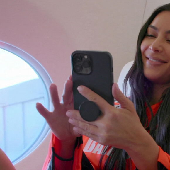 Kim Kardashian propose une petite visite guidée de son jet privé pour ses followers. Los Angeles, le 19 juillet 2022. 