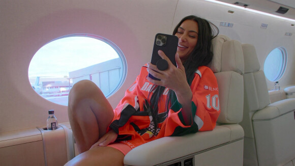 Kim Kardashian propose une petite visite guidée de son jet privé pour ses followers. Los Angeles, le 19 juillet 2022. 