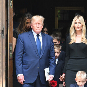 Donald Trump et sa femme Melania, Ivanka Trump, Eric Trump, et leurs enfants - Obsèques de Ivana Trump en l'église St Vincent Ferrer à New York. Le 20 juillet 2022