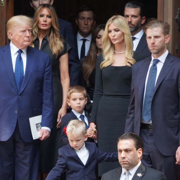 Donald Trump et sa femme Melania, Donald Trump Jr, Ivanka Trump, Eric Trump, et leurs enfants - Obsèques de Ivana Trump en l'église St Vincent Ferrer à New York. Le 20 juillet 2022 © Sonia Moskowitz Gordon / Zuma Press / Bestimage