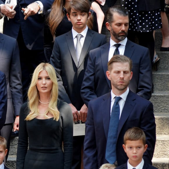 Donald Trump et sa femme Melania, Barron Trump, Vanessa Trump, Jared Kushner, Donald Trump Jr, Ivanka Trump, Eric Trump, et leurs enfants - Obsèques de Ivana Trump en l'église St Vincent Ferrer à New York. © Sonia Moskowitz Gordon / Zuma Press / Bestimage