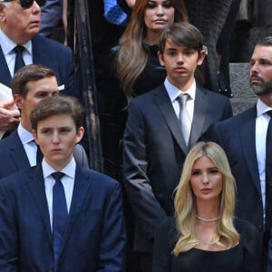 Donald Trump et sa femme Melania Trump, Barron Trump, Ivanka Trump, Donald Trump Jr, Eric Trump et leurs enfants - Obsèques de Ivana Trump en l'église St Vincent Ferrer à New York. Le 20 juillet 2022 