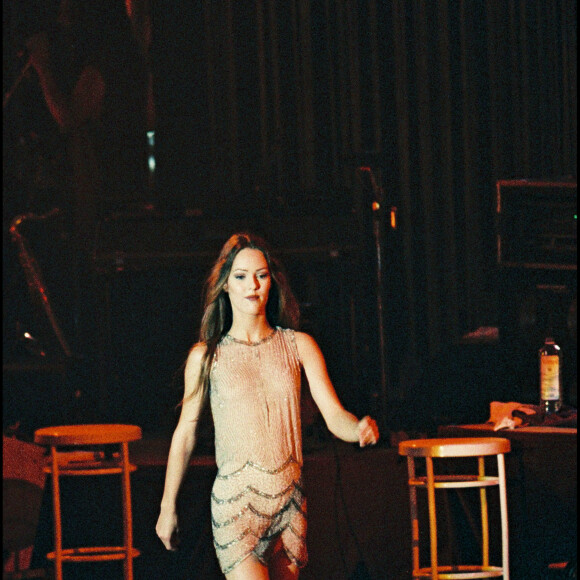 Vanessa Paradis sur la scène de l'Olympia en 1993.