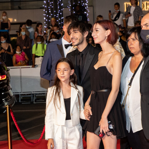 Alice, Ben et Joe Attal (les enfants de Charlotte Gainsbourg) - Montée des marches du film "Jane par Charlotte" lors du 74ème Festival International du Film de Cannes. Le 7 juillet 2021 © Borde-Jacovides-Moreau / Bestimage