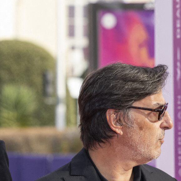 Ben Attal, Yvan Attal et Charlotte Gainsbourg ( présidente du jury) - Première du film "Les choses humaines" lors de la 47éme édition du Festival du Cinéma Américain de Deauville le 11 septembre 2021. © Olivier Borde / Bestimage