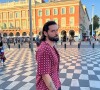 Hugo Manos pose sur Instagram, en solo, en vacances à Nice. Instagram, juillet 2022.