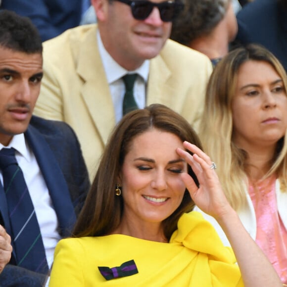 Catherine (Kate) Middleton, duchesse de Cambridge, et Marion Bartoli dans les tribunes lors de la finale dame du tournoi de Wimbledon au All England Lawn Tennis and Croquet Club à Londres, Royaume Uni, le 9 juillet 2022. © Chryslene Caillaud/Panoramic/bestimage 