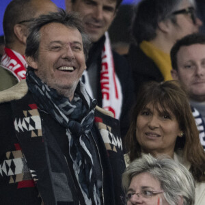 Jean-Luc Reichmann et sa femme Nathalie Lecoultre dans les tribunes lors du match de rugby du Tournoi des 6 Nations opposant la France à l'Angleterre au stade de France, à Saint-Denis, Seine Saint-Denis, France. Cyril Moreau/Bestimage