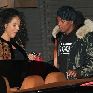 Nick Cannon et son ex compagne Brittany Bell (enceinte) dînent au restaurant Nobu de Malibu à l'occasion de l'anniversaire de la future maman le 9 novembre 2020. 
