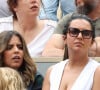 Inès Reg et sa soeur Anaïs dans les tribunes lors des Internationaux de France de Tennis de Roland Garros 2022. Paris, le 5 juin 2022. 