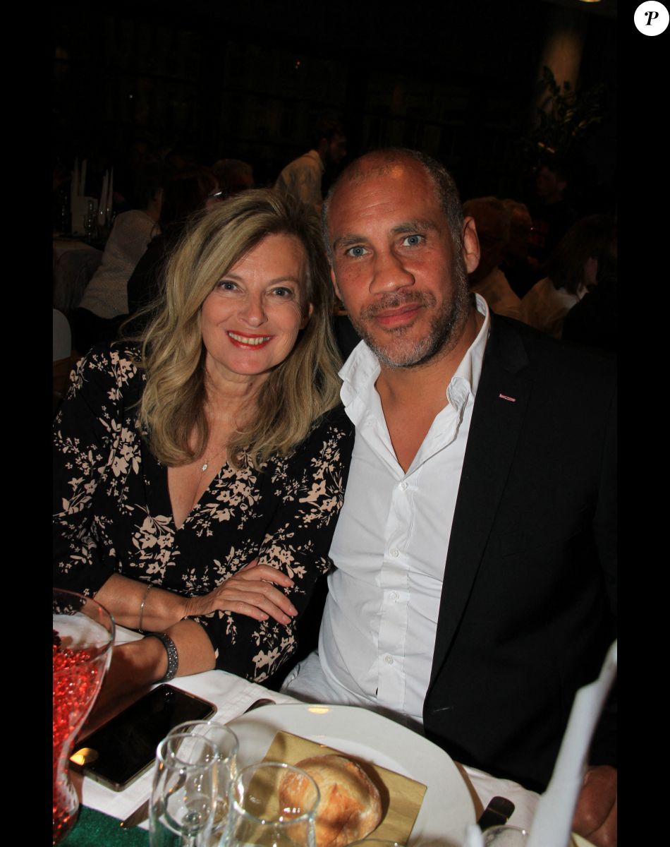 Exclusif - Valérie Trierweiler et son compagnon Romain Magellan - Repas de gala à l'école du Général Niessel à Paris à l'issue de la journée des cérémonies mémorielles honorant les services de secours, police, gendarmerie , anciens combattants et hospitaliers, le 1er mai 2022. © Philippe Baldini/Bestimage