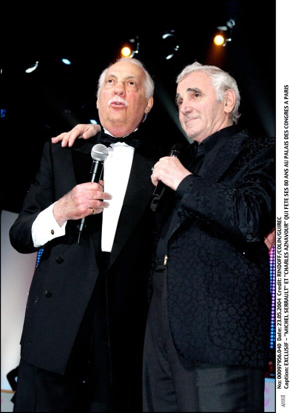 Michel Serrault et Charles Aznavour, qui fête ses 80 ans au Palais des congrés. Paris.