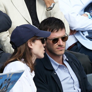 Gaspard Ulliel et sa compagne Gaëlle Pietri dans les tribunes des Internationaux de Tennis de Roland Garros à Paris le 7 juin 2017 © Cyril Moreau-Dominique Jacovides/Bestimage 