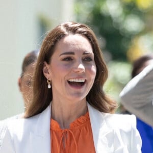 Kate Middleton en visite au collège Shotwood Teacher à Kingston, à l'occasion de son voyage officiel en Jamaïque. Le 23 mars 2022.