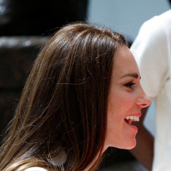 Kate Middleton et le prince William lors de l'inauguration d'un monument à la gare de Waterloo pour célébrer le Windrush Day. Le 22 juin 2022.