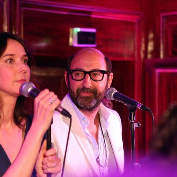 Kad Merad et son ex-femme Emmanuelle Cosso-Merad à l'hôtel Belmont dans le 16ème arrondissement à Paris, le 13 mai 2014.