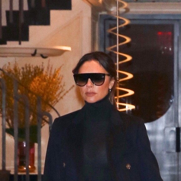 Victoria Beckham en route pour l'émission Good Morning America, sous la pluie, à New York le 23 janvier 2019. 