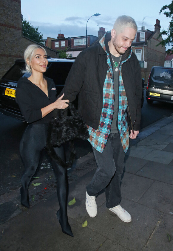 Kim Kardashian et son compagnon Pete Davidson sont de sortie à Londres, le 30 mai 2022. 