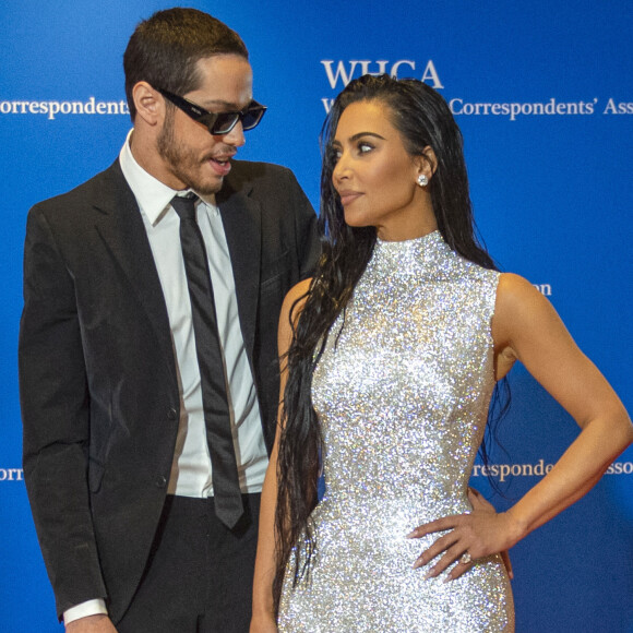 Pete Davidson et Kim Kardashian - Les célébrités au "dîner annuel des correspondants" à l'hôtel Hilton à Washington DC, le 30 avril 2022. 