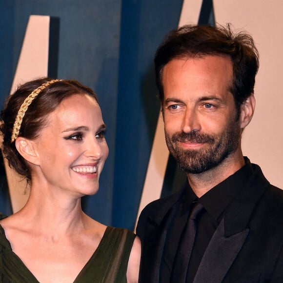 Natalie Portman et Benjamin Millepied au photocall de la soirée "Vanity Fair" lors de la 94ème édition de la cérémonie des Oscars à Los Angeles, le 27 mars 2022. 