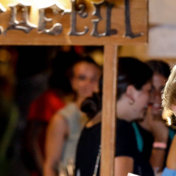 La reine Letizia d'Espagne, ses filles Leonor et Sofia et l'ex-reine Sofia se baladent dans les rues de Palma à Majorque, le 7 août 2022. 