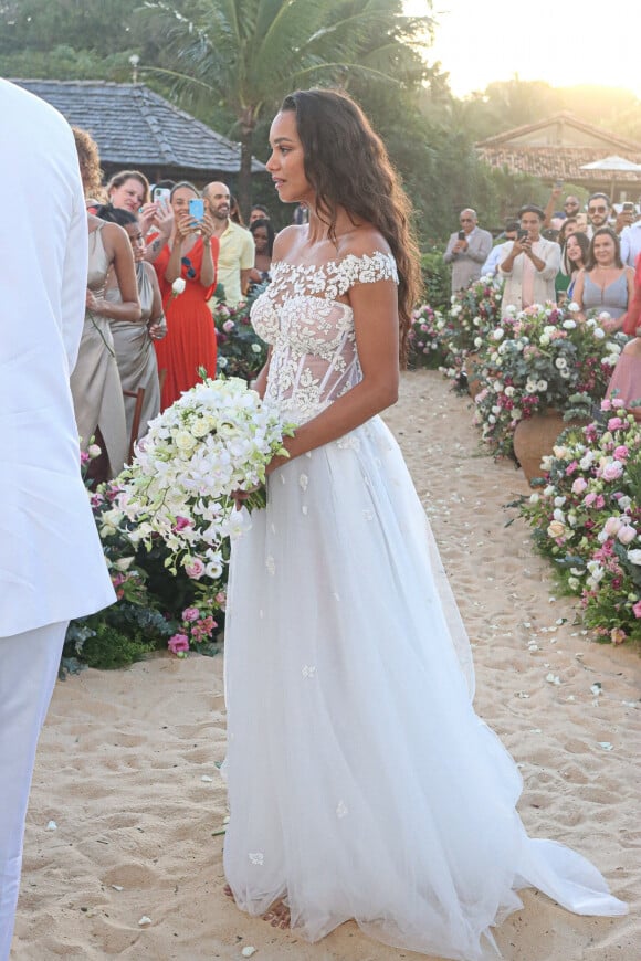 Exclusif - Lais Ribeiro - Joakim Noah et Lais Ribeiro se sont mariés devant leurs amis et leur famille sur la plage de Trancoso au Brésil le 13 juillet 2022.