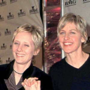 Anne Heche et Ellen DeGeneres - Grammy Awards à Los Angeles. 2000.