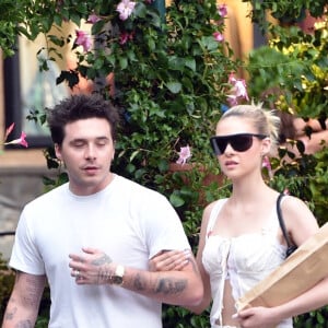 Brooklyn Beckham et sa femme Nicola Peltz font du shopping à Portofino, le 4 juillet 2022. 