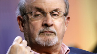 Agression de Salman Rushdie : quand une actrice française récitait un passage des Versets sataniques...