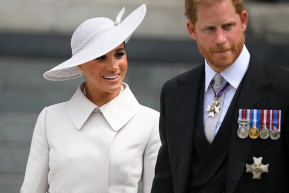 Le prince Harry, duc de Sussex, et Meghan Markle, duchesse de Sussex - Les membres de la famille royale et les invités lors de la messe célébrée à la cathédrale Saint-Paul de Londres, dans le cadre du jubilé de platine (70 ans de règne) de la reine Elisabeth II d'Angleterre. Londres, le 3 juin 2022.