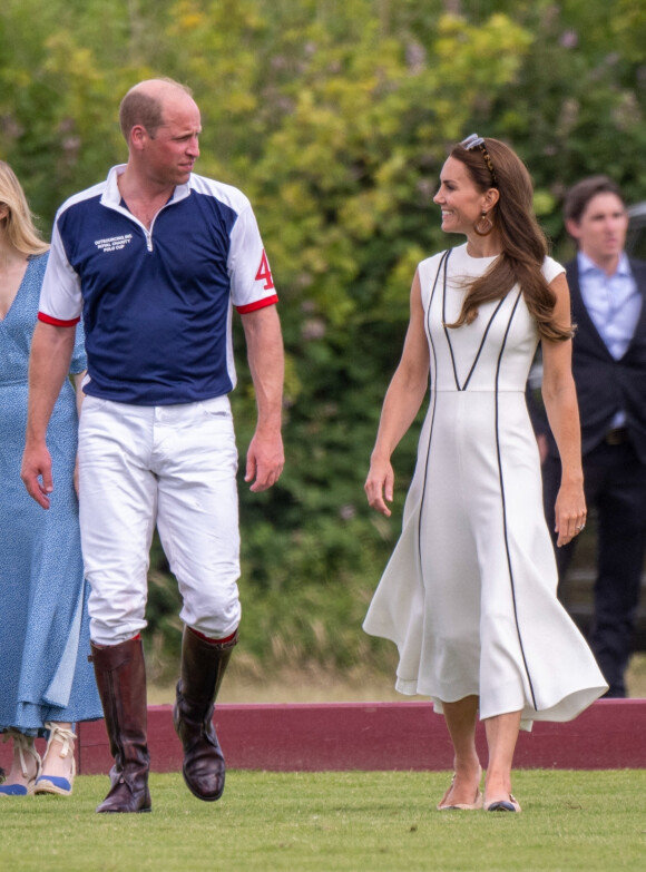 Le prince William, duc de Cambridge, et Catherine (Kate) Middleton, duchesse de Cambridge, assistent au match de polo caritatif Out-Sourcing Inc au Guards Polo Club, Smiths Lawn à Windsor le 6 juillet 2022.