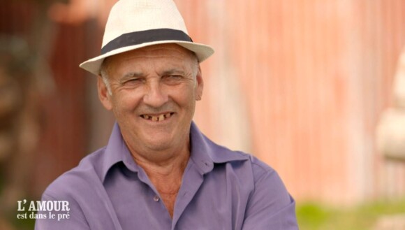 Jean, éleveur de vaches allaitantes dans la région Auvergne-Rhônes-Alpes, dans la 17e saison de "L'amour est dans le pré", épisode du 22 août 2022 diffusé sur M6.