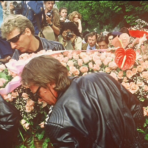 Obsèques de Coluche à Montrouge en 1986, la ville de son enfance