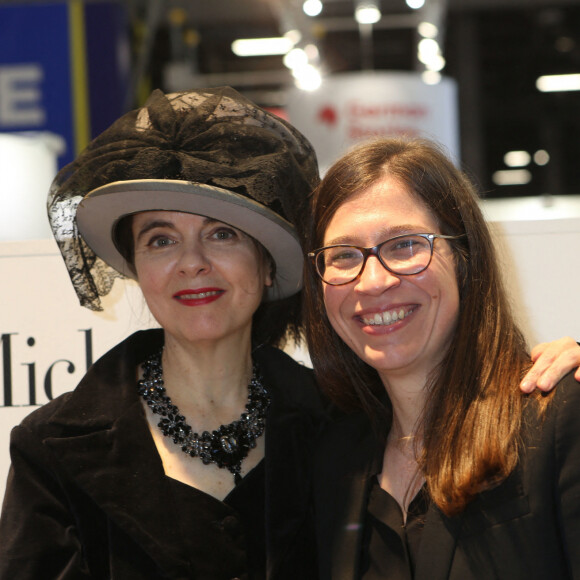 Amélie Nothomb et Marianne Chaillan - Salon du Livre 2019 à la Porte de Versailles à Paris du 15 au 18 mars 2019. © Jean-Claude Woestelandt / Bestimage
