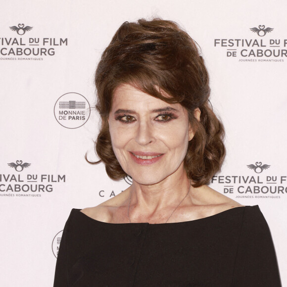 Fanny Ardant au photocall de la soirée de clôture du 36ème festival du film de Cabourg, France, le 18 juin 2022. © Christophe Aubert/Bestimage 