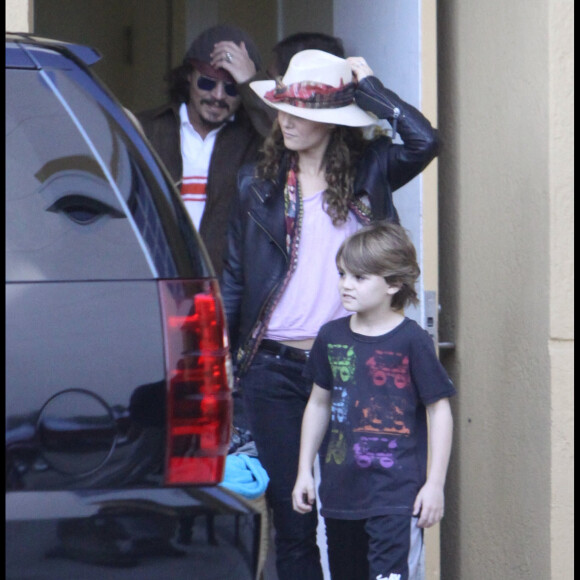 Johnny Depp et son fils Jack Depp ainsi que Vanessa Paradis à Miami
