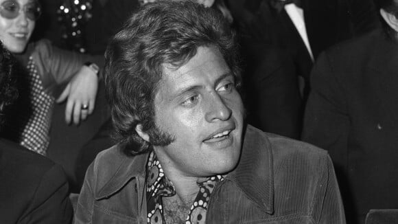 Mort de Joe Dassin : Son fils aîné Jonathan lui ressemble trait pour trait, portrait saisissant !