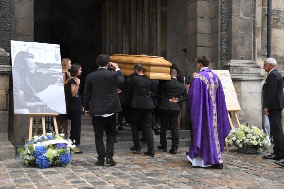Le cercueil du defunt - Obsèques du dessinateur Jean-Jacques Sempé en l'église de Saint-Germain-des-Prés à Paris, France, le 19 août 2022. 
