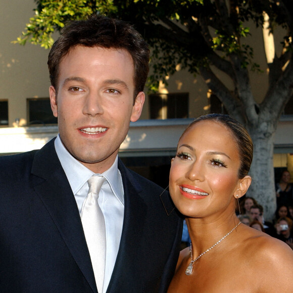 Ben Affleck et Jennifer Lopez au "Regency Village Theater" à Los Angeles, le 9 février 2003. 