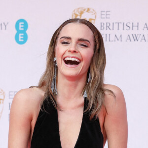 Emma Watson - Photocall de la cérémonie des BAFTA 2022 (British Academy Film Awards) au Royal Albert Hall à Londres