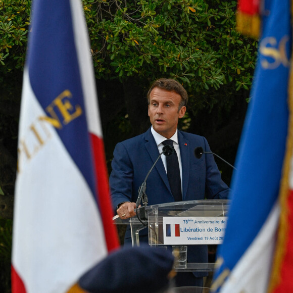 Emmanuel Macron - Le président de la République française lors de la commémoration du 78ème anniversaire de la libération de la ville de Bormes-les-Mimosas. Le 19 août 2022 © Philippe Magoni / Pool / Bestimage
