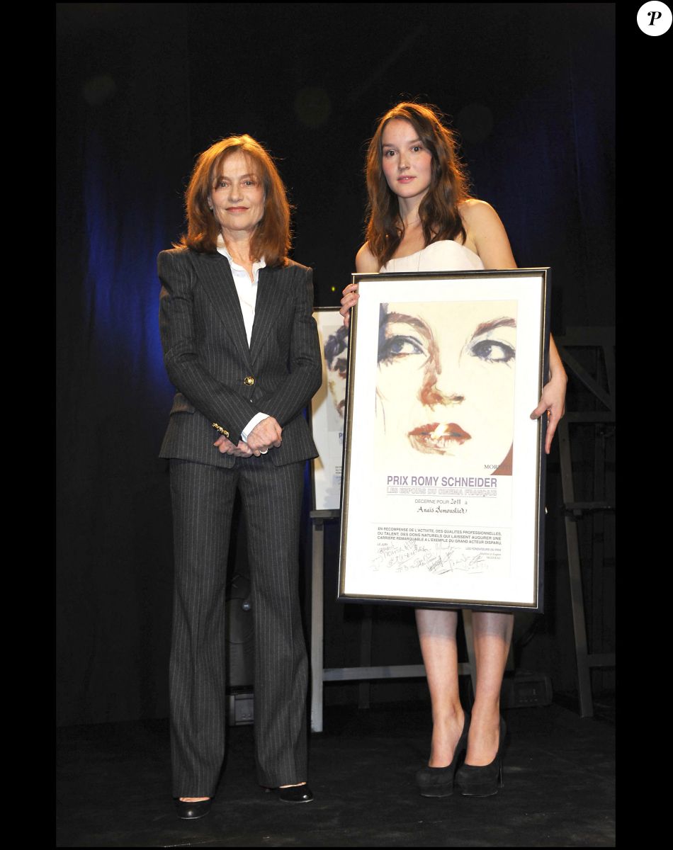 Isabelle Huppert et Anais Demoustier - Remise des Prix Romy Schneider et Patrick Deware lors d'une soirée au Bon Marché