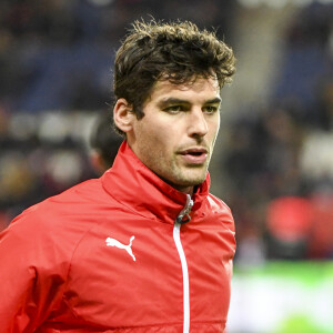 Yoann Gourcuff - Karine Ferri encourage son compagnon Yoann Gourcuff lors du match Psg-Rennes au Parc des Princes à Paris le 6 novembre 2016. (victoire 4-0 du Psg) © Pierre Perusseau/Bestimage