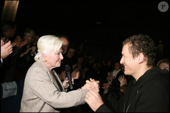Dany Boon et Line Renaud lors de la projection d'un documentaire sur la vie de la chanteuse et comédienne en 2005