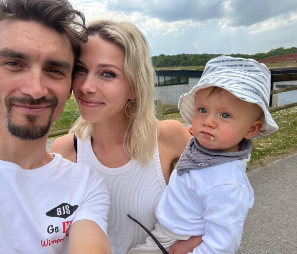 Marion Rousse et Julian Alaphilippe avec leur enfant, Nino.