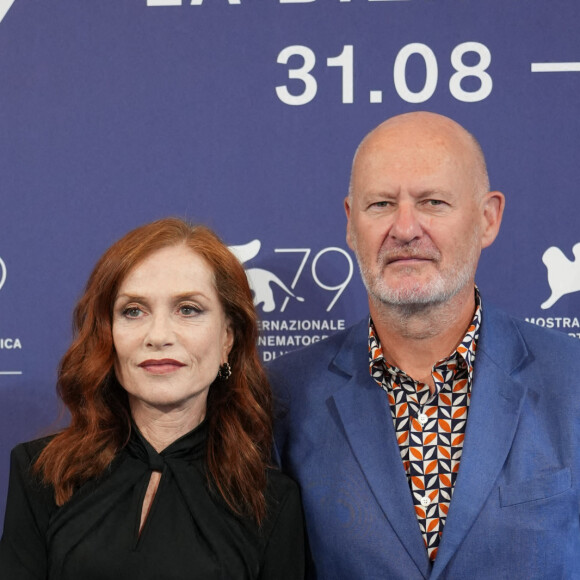 Isabelle Huppert, Jean-Paul Salome - Photocall du film "La Syndicaliste" lors de la 79e édition du festival international du film de Venise (La Mostra), le 2 septembre 2022. © MPP/Bestimage