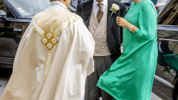 Mathilde de Belgique coquette en robe verte : mariage grandiose en Normandie pour son frère Charles-Henri