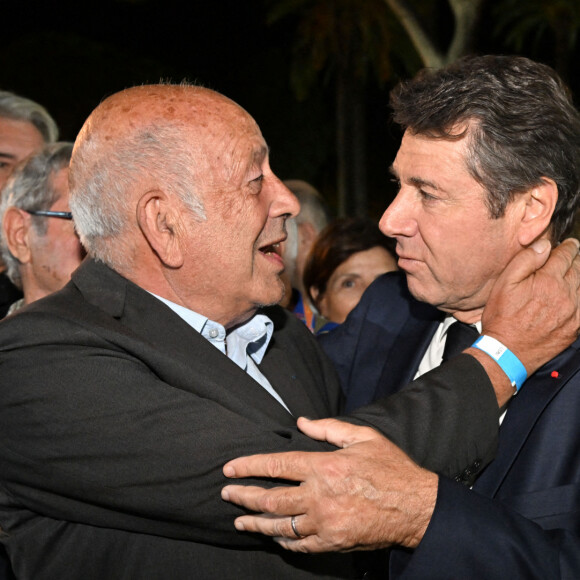 Yves Juhel, le maire de Menton, et Christian Estrosi, le maire de Nice, durant "Lou Festin Nissart", un diner amical et convivial autour de Christian Estrosi au jardin Albert 1er sur la Coulée Verte, à Nice le 2 septembre 2022. © Bruno Bebert/Bestimage 