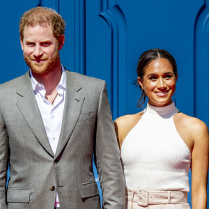 Le prince Harry, duc de Sussex et Meghan Markle, duchesse de Sussex, arrivent à l'hôtel de ville pour l'événement Invictus Games Dusseldorf 2023 One Year to Go, à Düsseldorf, Allemagne.